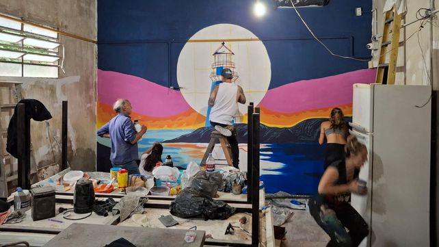El arte que abraza: un grupo de muralistas transformó el nuevo refugio Sol de Noche