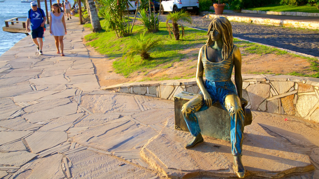 La estatua de Brigitte Bardot en Buzios.