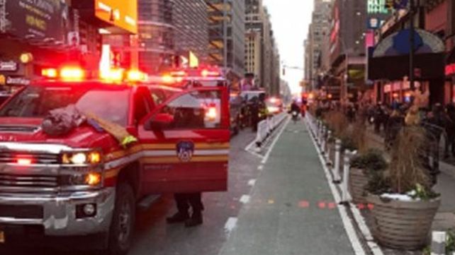 Investigan una explosión en la estación de colectivos de Manhattan