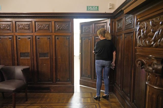 Sótanos secretos, morgues y fantasmas: historias del Concejo Municipal