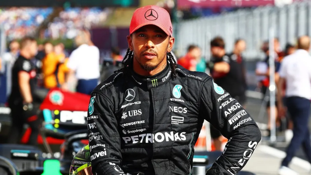 A punto de cerrarse un bombazo. Lewis Hamilton se acerca a Ferrari y podría concretar un traspaso histórico.