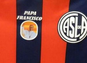 San Lorenzo le rinde tributo a su hincha más famoso en la camiseta con la que juega hoy