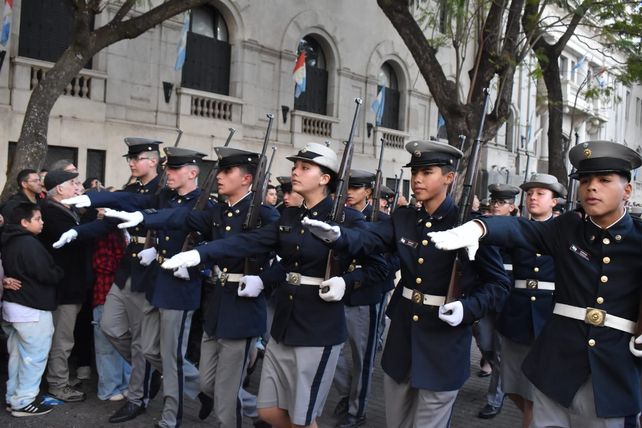 Tedeum, desfile cívico-militar y fiesta patria: Santa Fe celebró el 25 de Mayo con una multitudinaria jornada