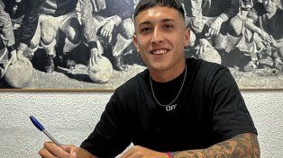 Colón confirmó la firma del primer contrato profesional de Nahuel Giménez