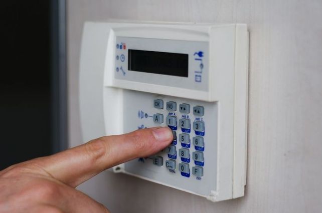 La nueva ley provincial busca controlar las alarmas que disponen las empresas de seguridad privada.
