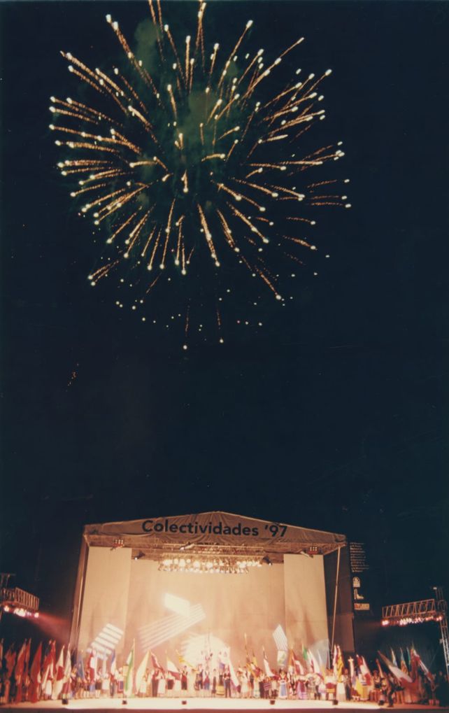 Era tradición cerrar la Fiesta de las Colectividades con fuegos artificiales. Hoy se prioriza la salud. 
