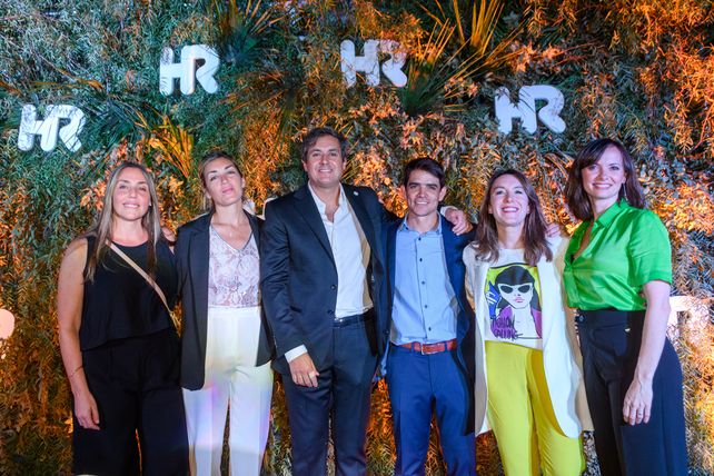 Silvia Cuassolo, Melisa Pereyra, Ignacio Moreno, Agustín Tita, Florencia Galatti y Estefanía Casadel.