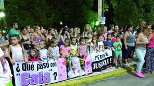 ANGUSTIA. Vecinos de La Histórica acompañaron a la familia.&nbsp;