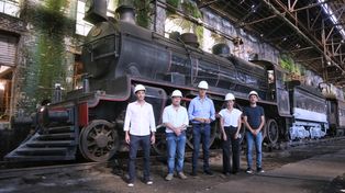 El secretario de Turismo de Santa Fe, Alejandro Grandinetti, junto a un grupo de colaboradores.