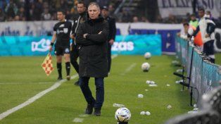 Ariel Holan pensó en el Central ante Independiente, pero también en el equipo para los playoffs.