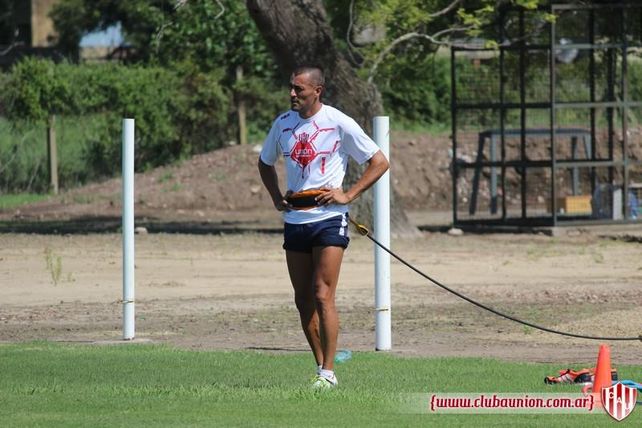 El arquero tatengue se refirió al momento del fútbol argentino y a la situación del plantel de la Avenida.