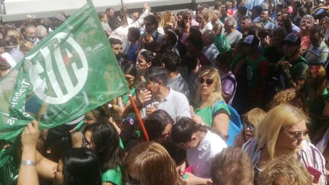 En Santa Fe también hubo movilizaciones y un acto en contra de la reforma previsional