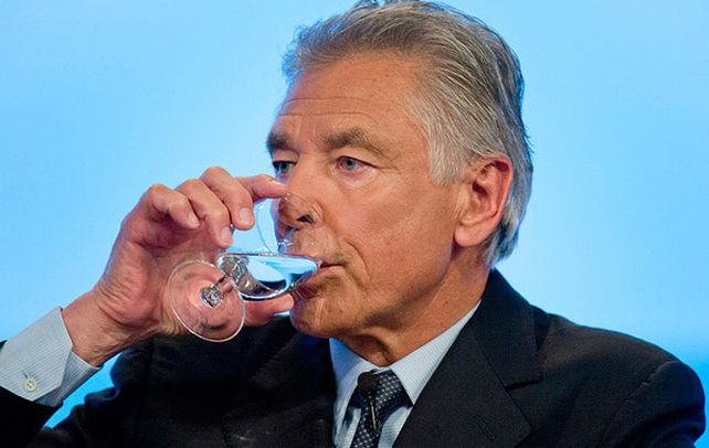 Agua que no has de beber. El empresario austríaco Peter Brabeck-Letmathe desató la polémica con su teoría.