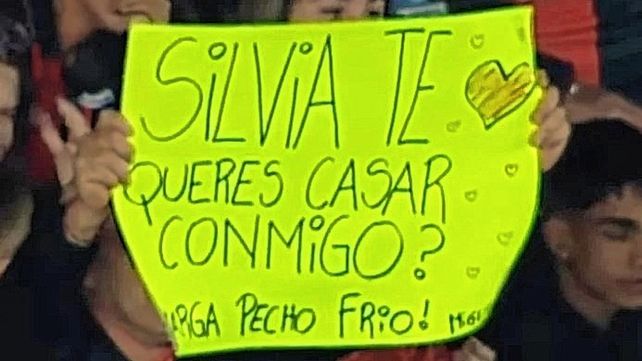 El particular cartel que mostró un hincha