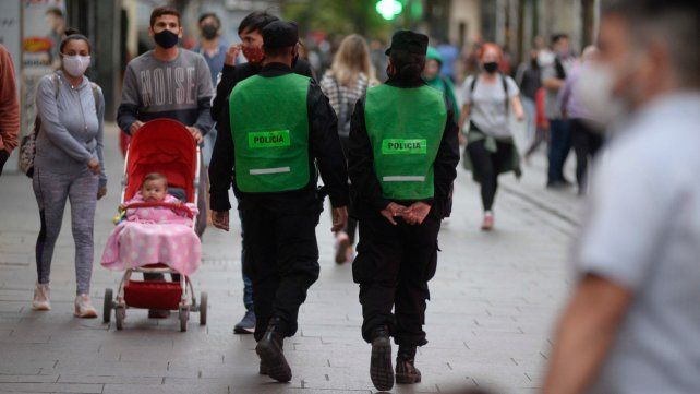 Los policías que no estén vacunados contra el Covid no patrullarán las calles y harán teletrabajo
