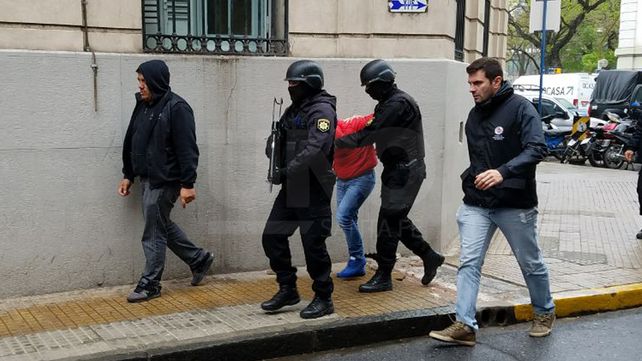 Mochila tras las rejas: cayó preso un consumado delincuente en un allanamiento en Santo Tomé