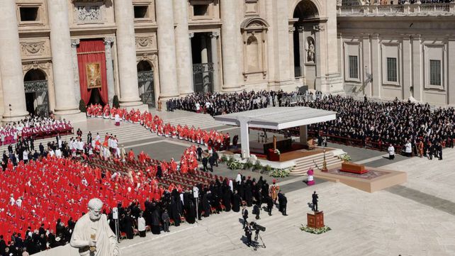 Las imágenes más emotivas del funeral del papa Francisco en la Plaza de San Pedro