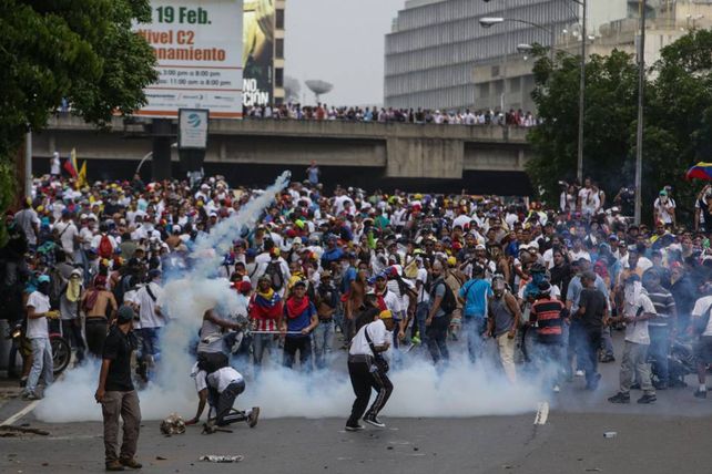 Murió otro joven y ya son 65 las víctimas fatales de las protestas en Venezuela en dos meses
