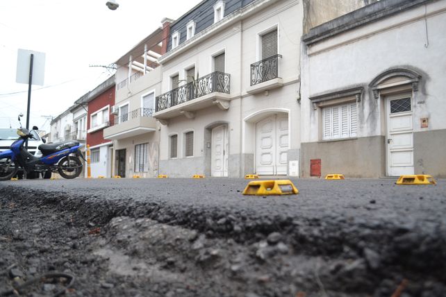 Pavimentación: solicitan que el asfalto no quede más elevado que las veredas