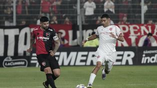 Ever Banega, capitán y responsable de comandar a Newells desde adentro de la cancha.