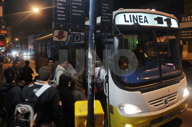 Intento frustrado. El asalto a uno de los colectivos de esta línea no se concretó porque se activó el dispositivo