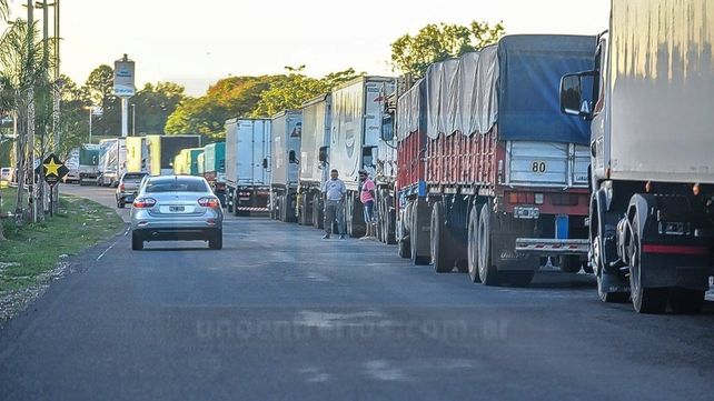 El gremio de los Moyano logró que las empresas se hagan cargo de las licencias de sus trabajadores