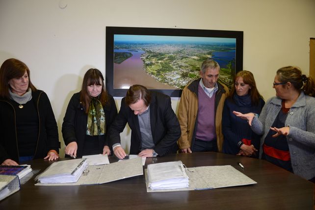 Anuncios. El llamado a licitación se firmó ayer. Las obras