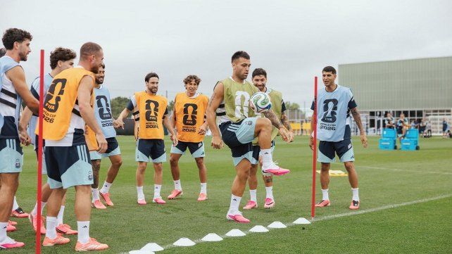 Argentina recuperó a todos sus soldados y Lionel Scaloni prepara un cambio para enfrentar a Austria.