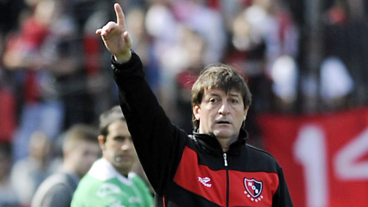 Berti sostiene que ante River, Newells debe seguir por la ruta del triunfo