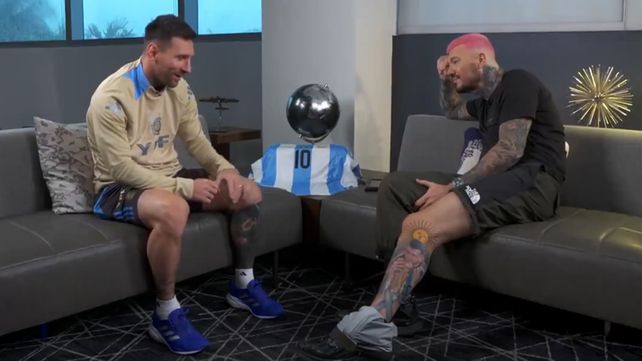 Marcelo Tinelli entrevistó a Lionel Messi y reveló su tatuaje con la Copa del Mundo.