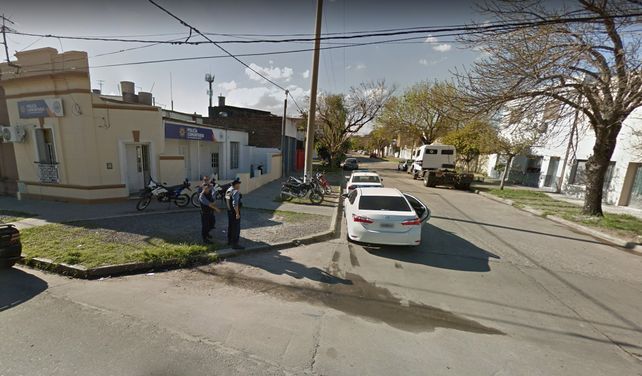 La propiedad se encuentra ubicada en la esquina de La Rioja y San Juan