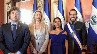 Javier Milei estuvo presente en la asunción de Nayib Bukele este sábado.&nbsp;