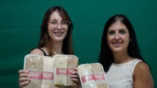 Florencia Saluzzo y Diana Pereira García elaboran unos 20 sabores de wraps en La Wrapería.