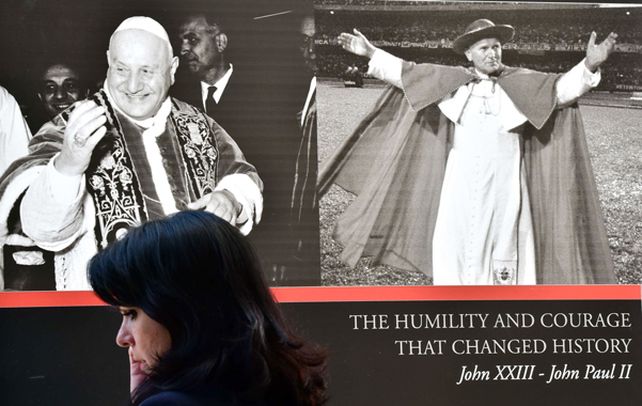 Dos íconos de la Iglesia. Retratos de Juan XXIII y Juan Pablo II