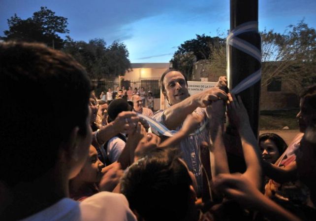 Los vecinos de barrio Cabal disfrutan de una nueva iluminación de calidad