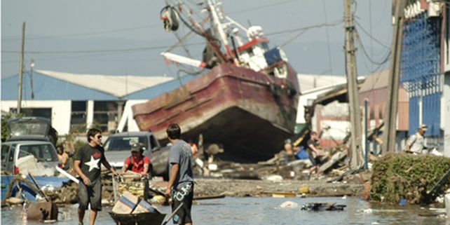Son 723 los muertos en Chile y son intensas las tareas para encontrar sobrevivientes