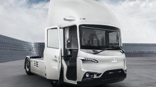 El MAZ-X, un híbrido revolucionario, ya marcó un hito en la industria del transporte pesado.