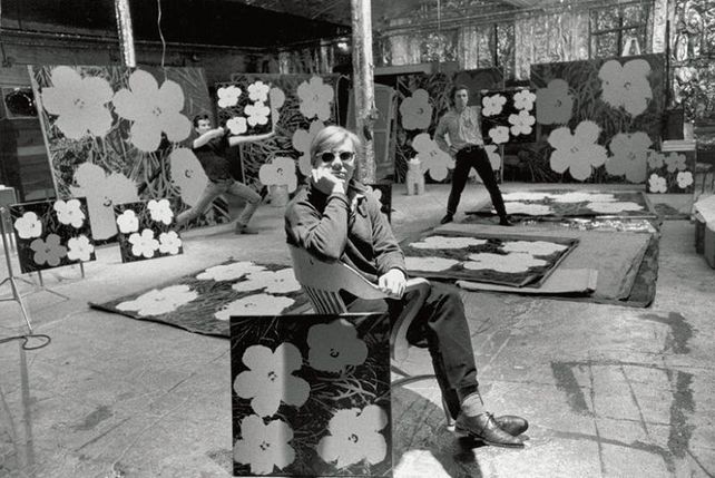 Un día como hoy, Andy Warhol cumpliría 93 años: la vida de un influencer de época