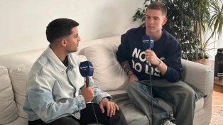 El periodista Gastón Edul entrevistando a Franco Mastantuono.