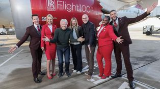 Realizan el primer vuelo transatlántico con combustible ecológico
