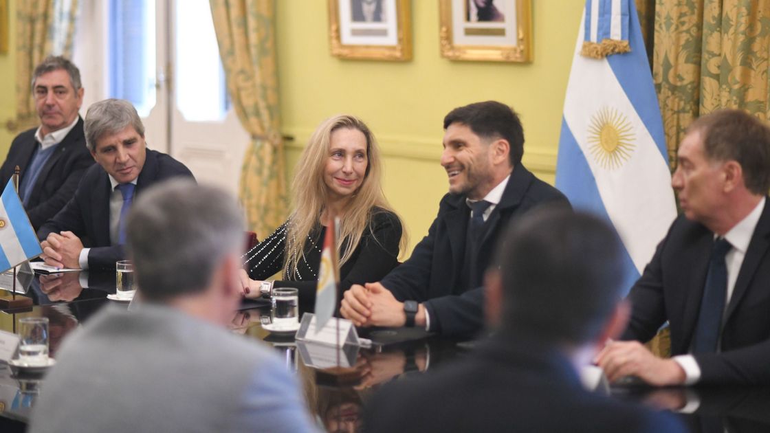 Con el traspaso de la ruta A012 a Santa Fe Karina Milei y Maximiliano Pullaro abrieron una nueva etapa en la relación entre Nación y la provincia.&nbsp;