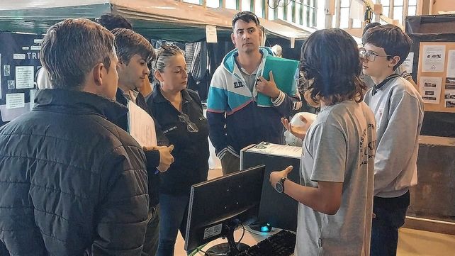 Jurado. Los mismos alumnos fueron los encargados de explicar el desarrollo del proyecto a los evaluadores.