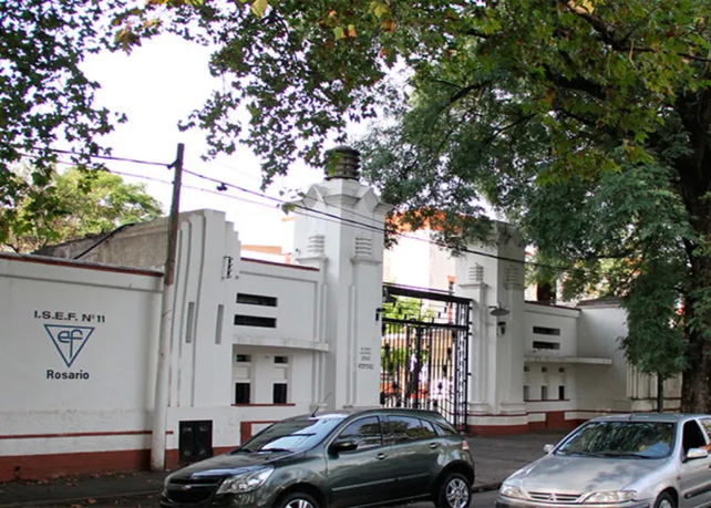 El ingreso de la institución del parque Independencia.