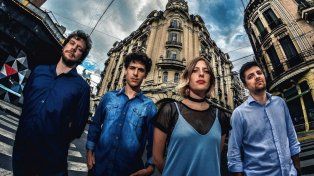 Música para Volar está integrado por José Matteucci en batería y voz, Alexis Thompson en guitarra, Julieta Sciasci en bajo y voz y Bruno Moreno en piano, quien además se encarga de componer los arreglos para orquesta y coro