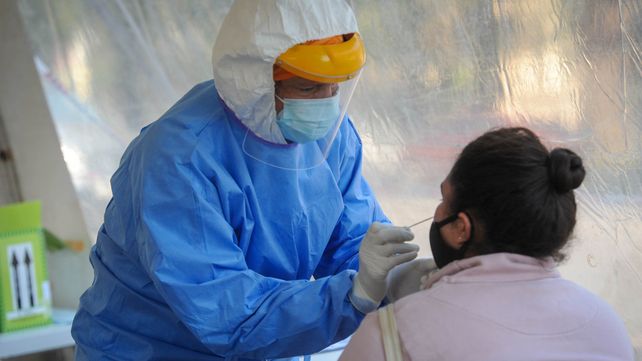 La provincia registró 2.154 nuevos casos de coronavirus y Rosario 760
