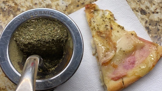 Pizza y mate