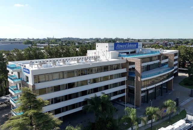 La cadena Howard Johnson abrirá sus puertas en pocas semanas frente al Casino (Boulevard Oroño y Circunvalación).