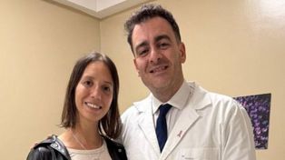 Ivana y el médico oncólogo que guió su tratamiento integral, Sebastián Torres&nbsp;