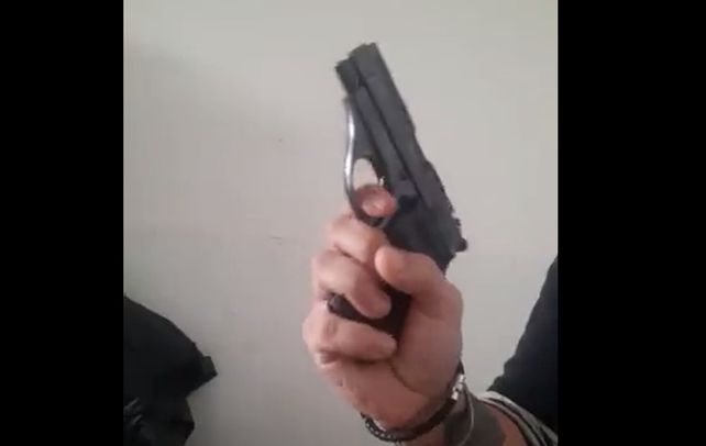 El video recuperado del celular de Sabag Montiel lo muestra manipulando el arma que usó contra Cristina