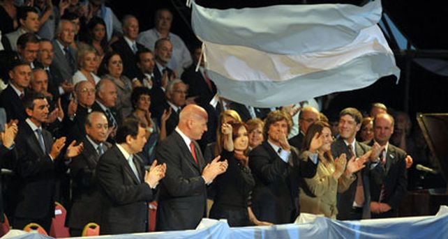 Cristina: Defender el Estado es defender la bandera con los 40 millones adentro